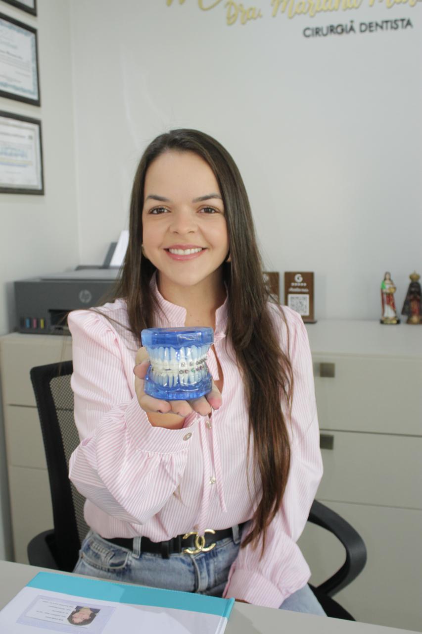 Dra. Mariana Marcomini, dentista de urgência 24 horas em Dourados